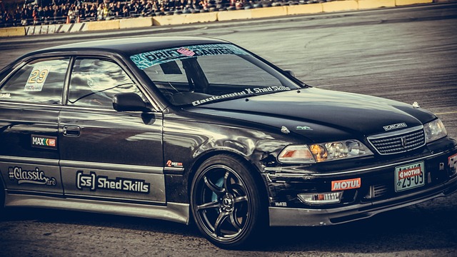 吕迪格的防守是站在那里干瞪嘛，比斯洛特先下课的估计是阿隆索